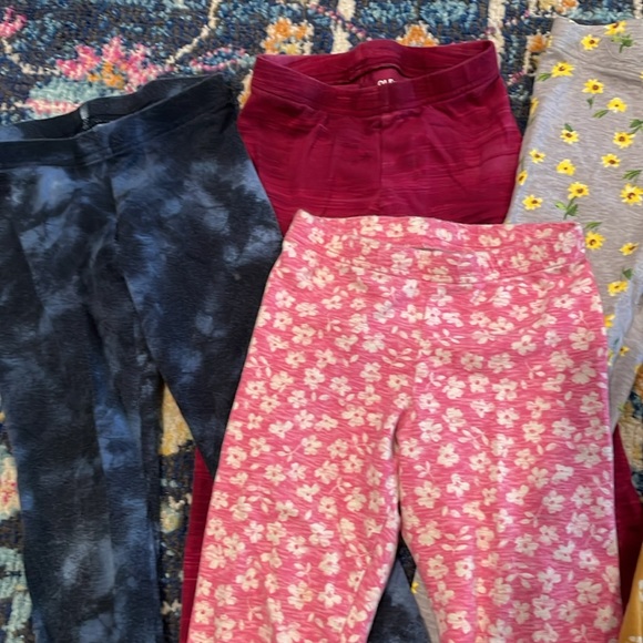 Seven pairs of leggings bundle - Picture 4 of 5